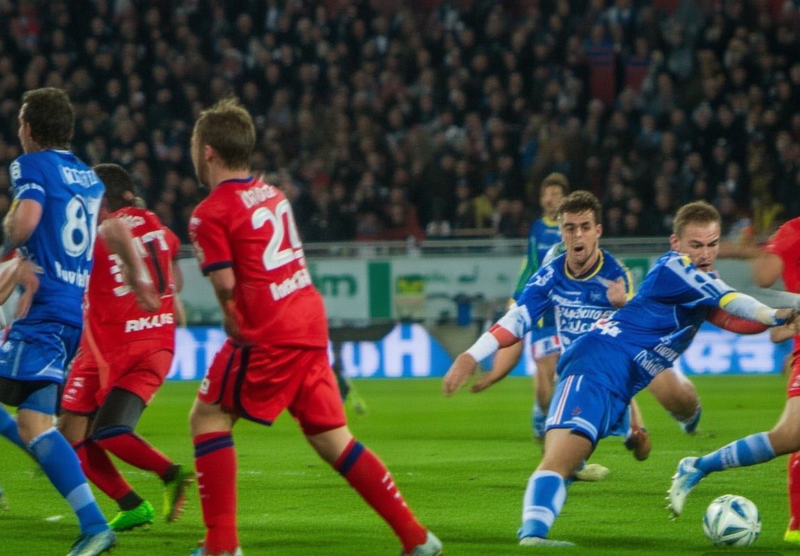 2018赛季特鲁瓦VS布雷斯特：法乙巅峰对决回顾与展望(图1)